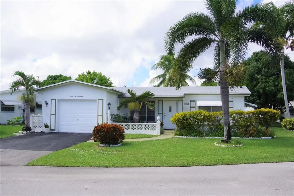4217 NW 49th Avenue Lauderdale Lakes FL 33319