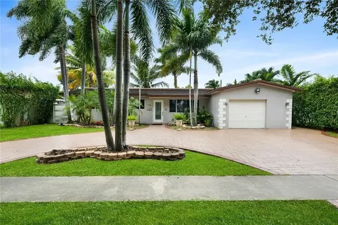 800 SW 70th Avenue Pembroke Pines FL 33023