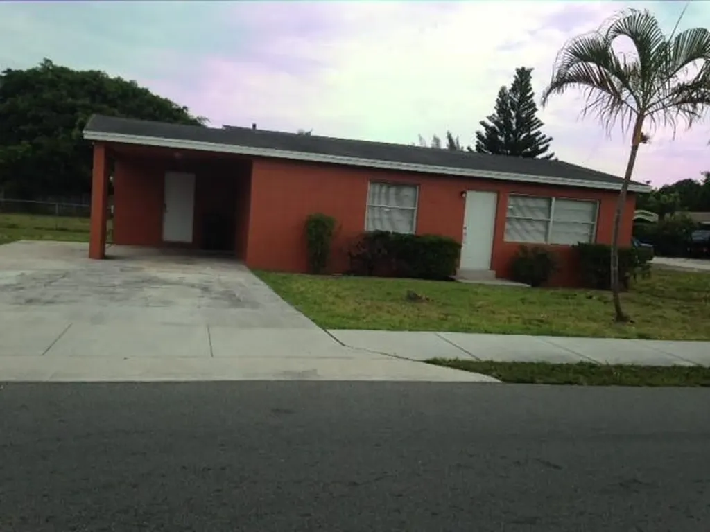 356 SW 10th Avenue Delray Beach FL 33444