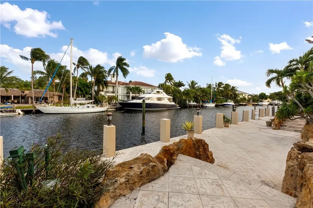 2394 NE 28th Street Lighthouse Point FL 33064