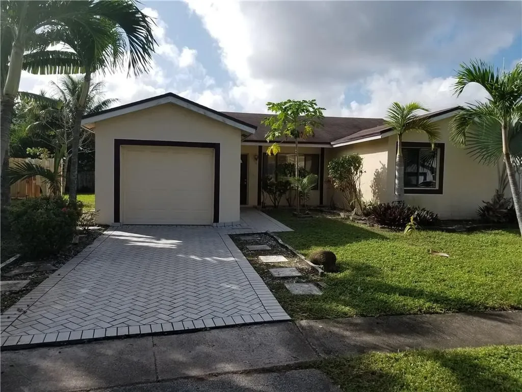 9204 NW 53rd Street Sunrise FL 33351