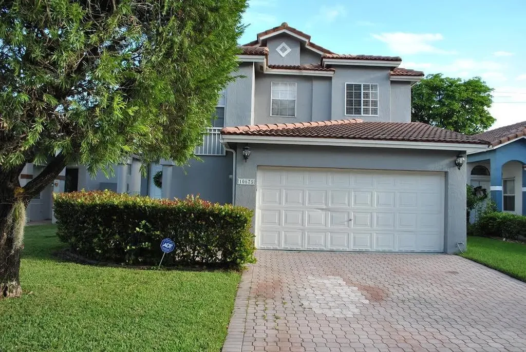 10675 NW 7th Street Pembroke Pines FL 33026