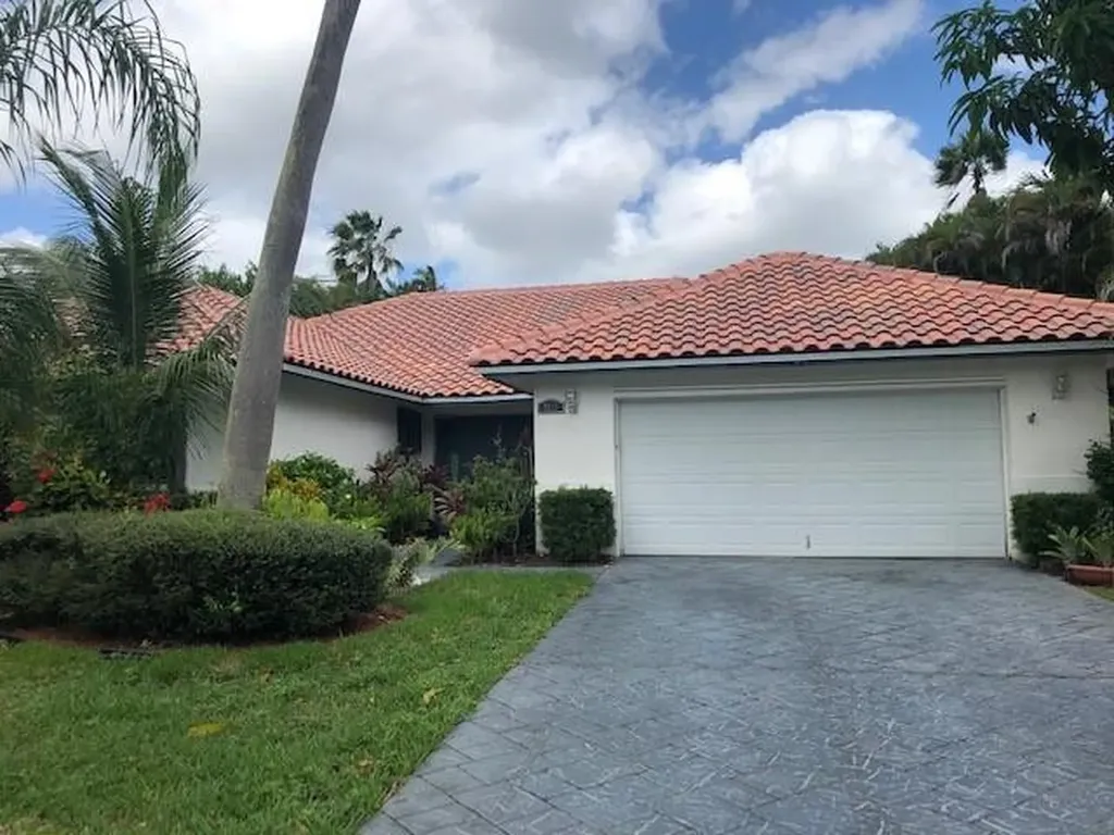9825 NW 48th Drive Coral Springs FL 33076