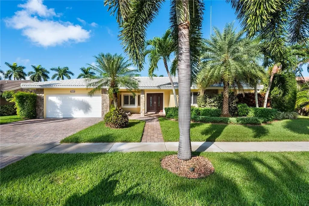 570 Westwood Lane Weston FL 33326