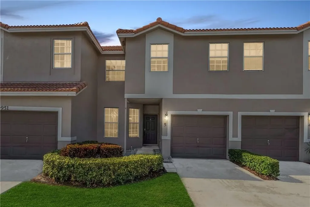 20951 Via Azalea Boca Raton FL 33428