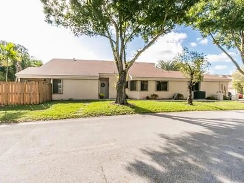 2098 NW 37th Avenue Coconut Creek FL 33066