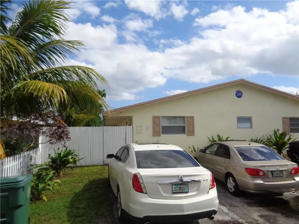3640 NE 1st Avenue Oakland Park FL 33334