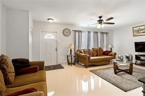 1225 Seaview North Lauderdale FL 33068