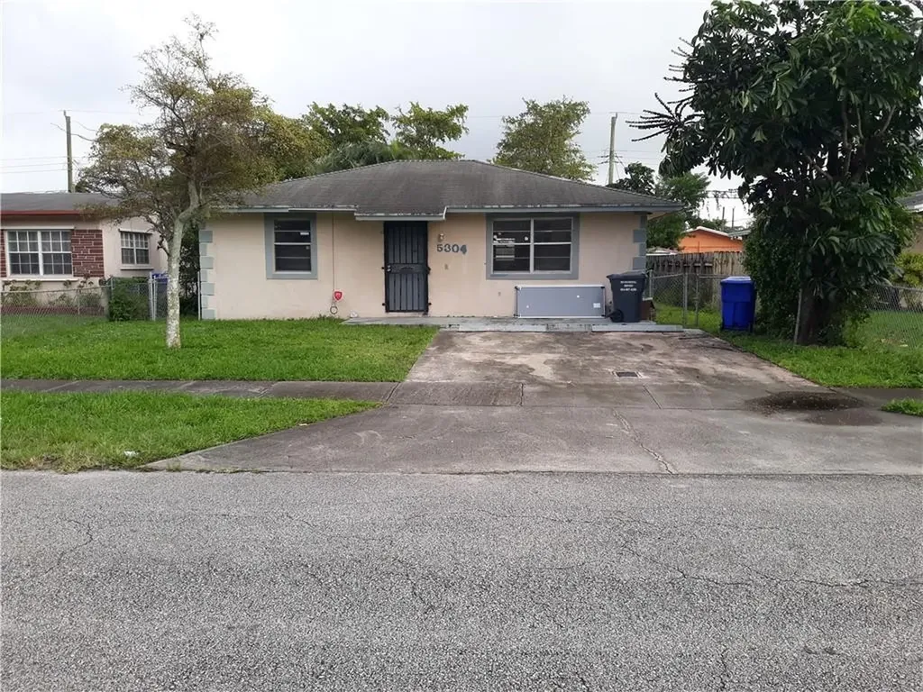 5304 Plunkett Street Hollywood FL 33021