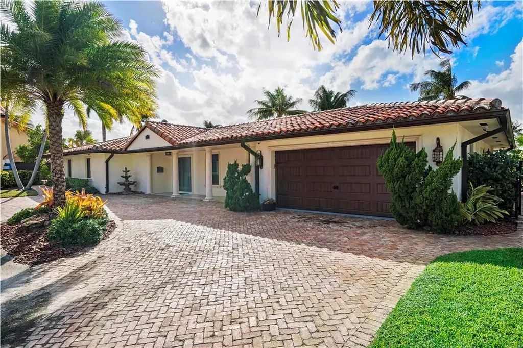 3711 NE 28th Avenue Lighthouse Point FL 33064