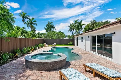 4330 NE 17th Terrace Oakland Park FL 33334