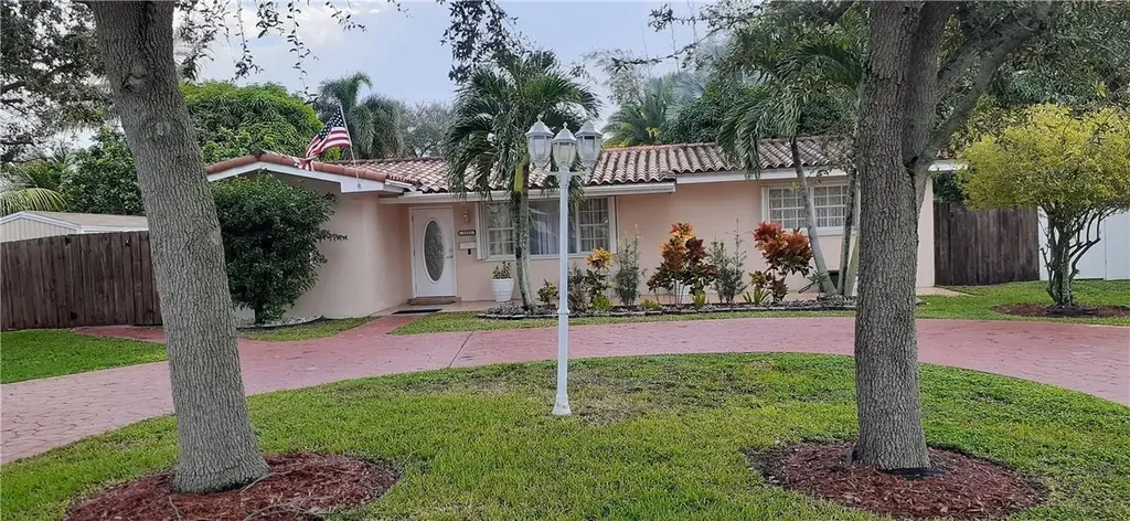 1521 NW 84th Terrace Pembroke Pines FL 33024