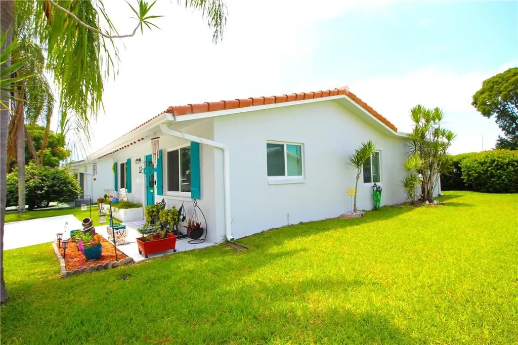 5723 NW 87th Avenue Tamarac FL 33321