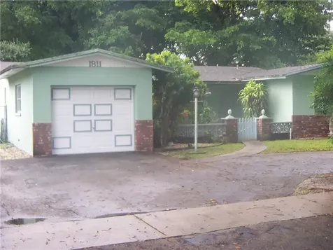 1811 NW 90th Avenue Pembroke Pines FL 33024