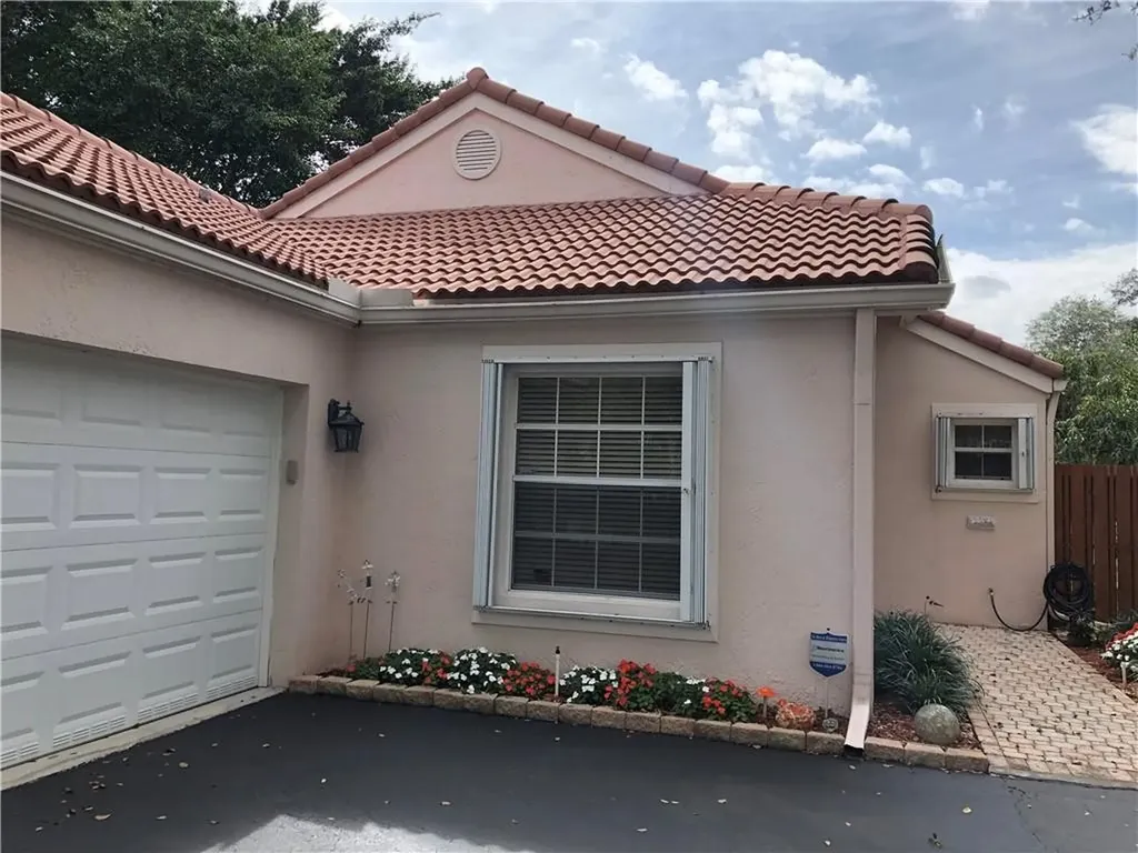 10500 NW 11th Court Plantation FL 33322