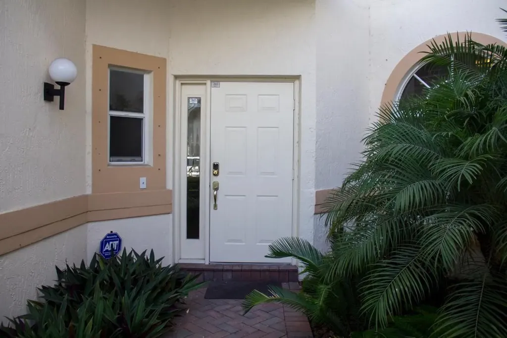 592 W Palm Aire Drive Pompano Beach FL 33069