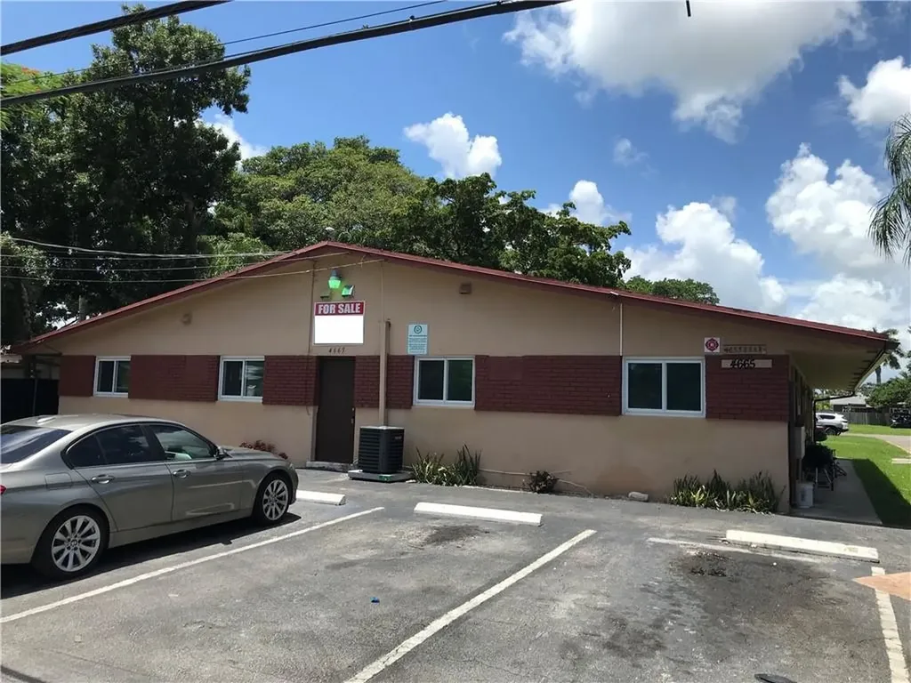 4655 - 4665 SW - 4665 33rd Avenue Fort Lauderdale FL 33312