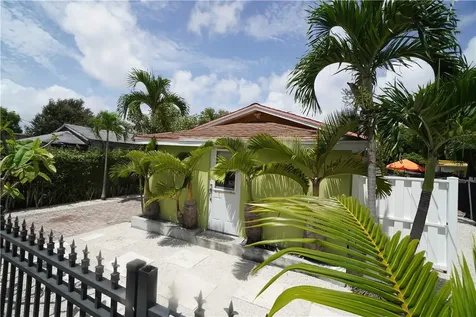 4240 NE 8th Avenue Oakland Park FL 33334