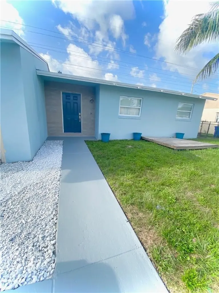 7235 SW 1st Street Margate FL 33068