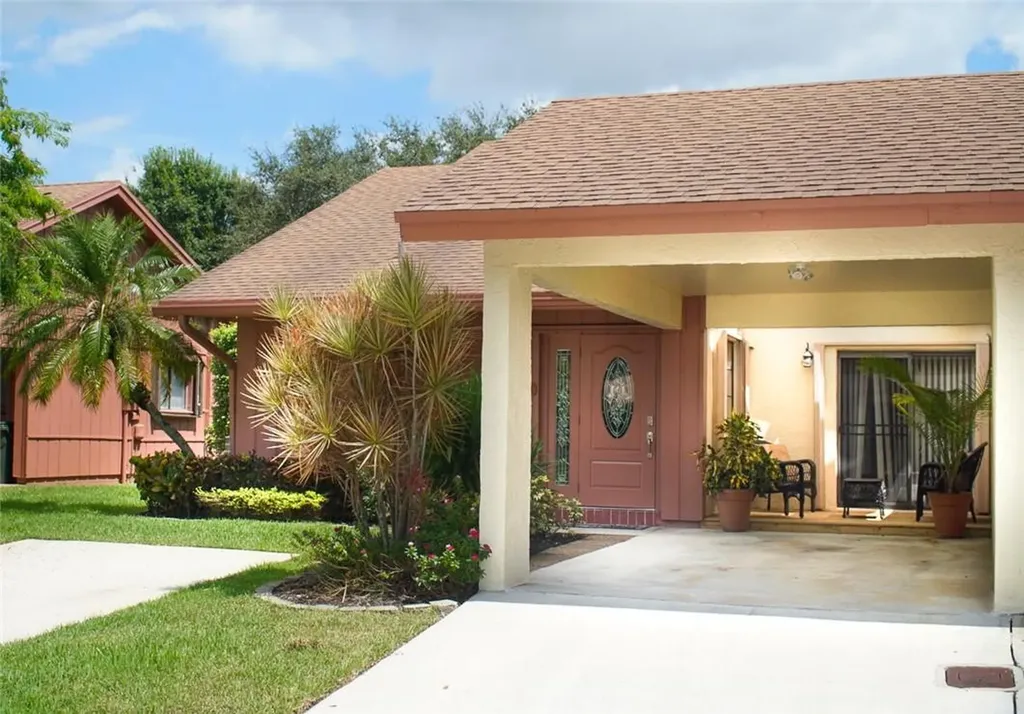 4603 Tamarind Circle Coconut Creek FL 33063