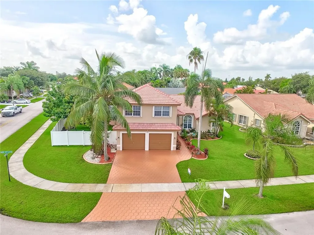 733 NW 177th Avenue Pembroke Pines FL 33029