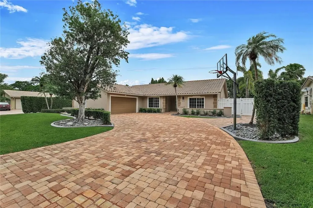 9415 NW 3rd Street Coral Springs FL 33071