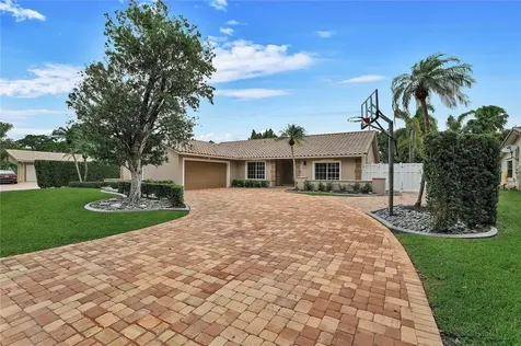 9415 NW 3rd Street Coral Springs FL 33071