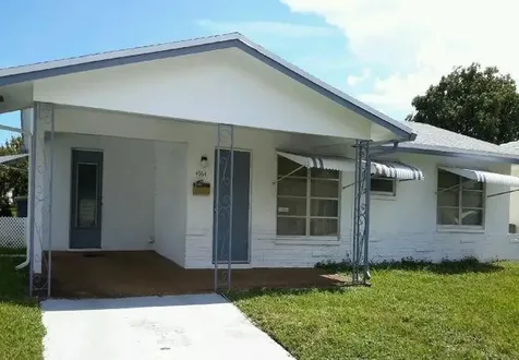 4964 NW 48th Terrace Tamarac FL 33319