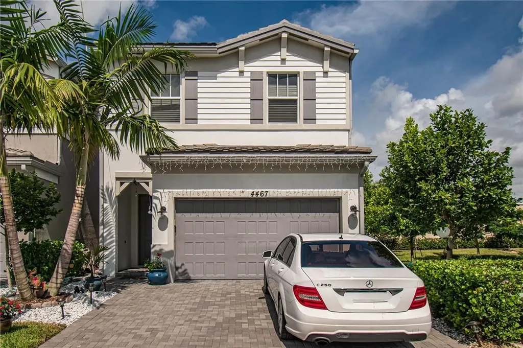 4467 NW 48th Terrace Tamarac FL 33319