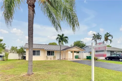 8122 NW 93rd Terrace Tamarac FL 33321