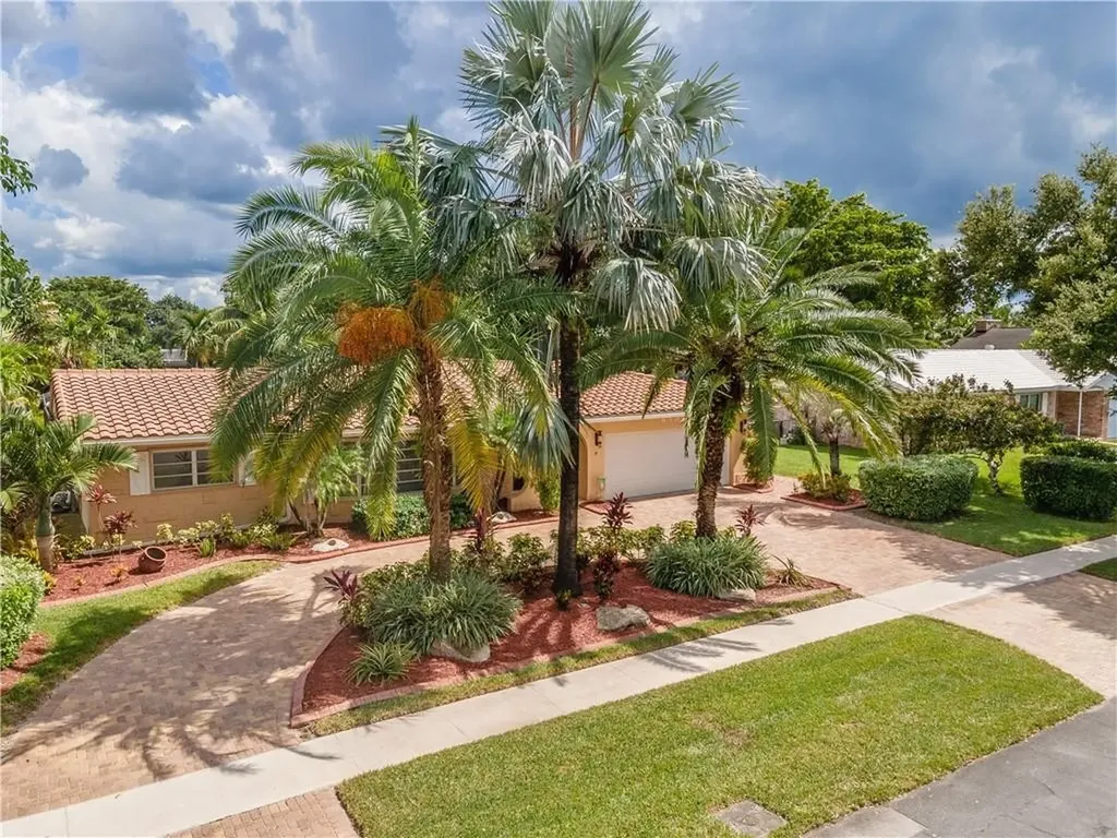 6101 SW 8th Court Plantation FL 33317