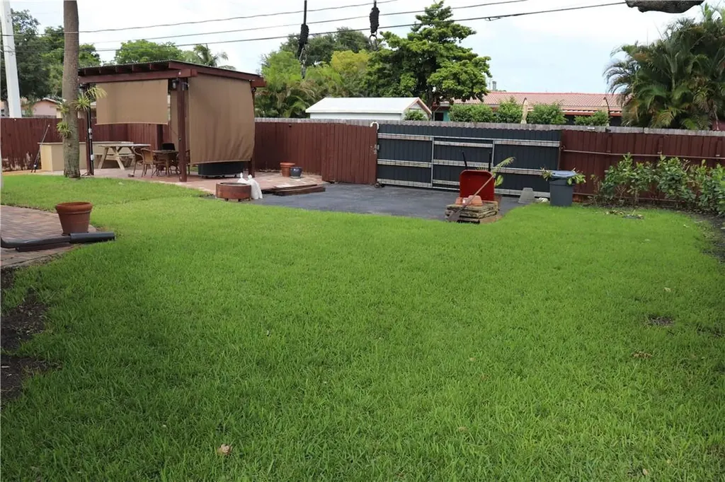 1821 N 46th Avenue Hollywood FL 33021