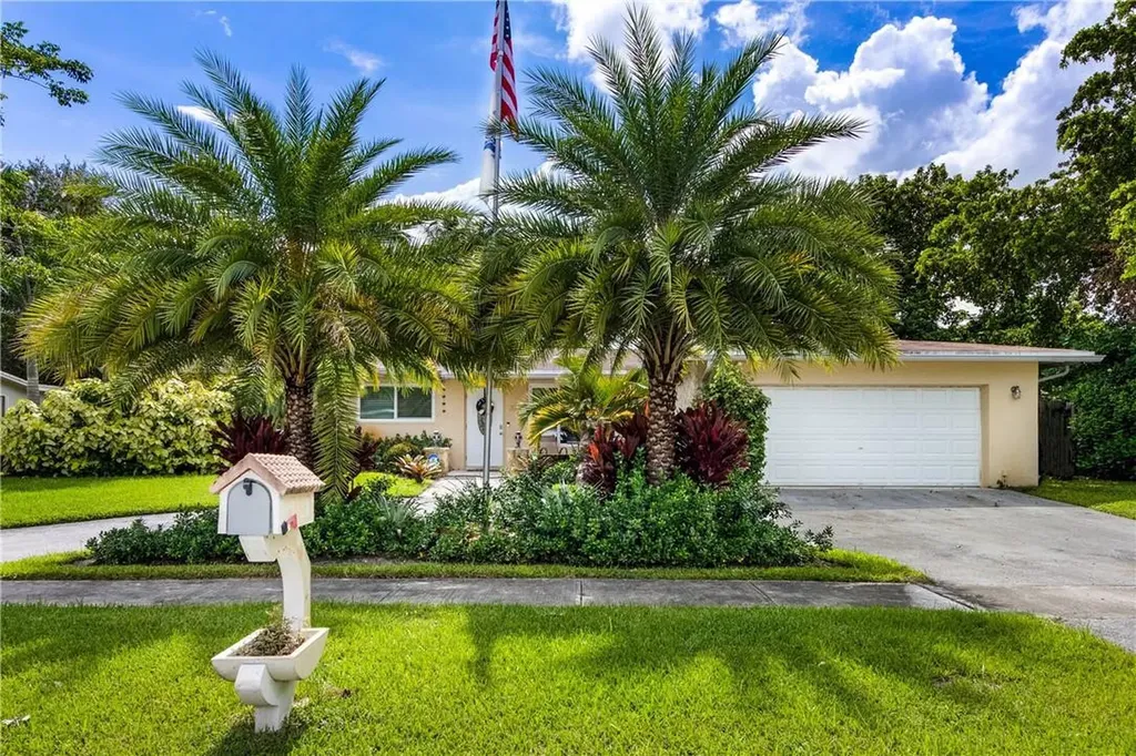 2040 NW 108th Avenue Pembroke Pines FL 33026