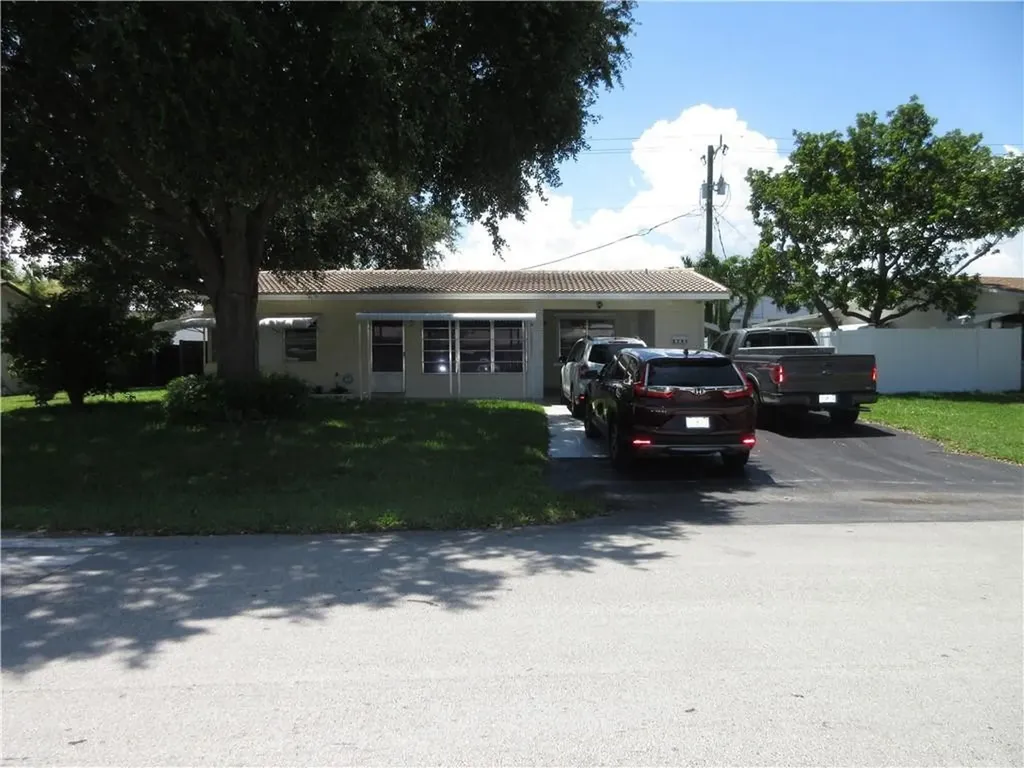 2741 NE 7th Terrace Pompano Beach FL 33064