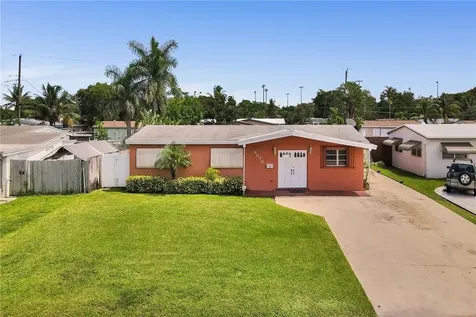 6670 Cleveland Street Hollywood FL 33024