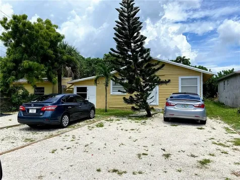 3633 SW 12th Court Fort Lauderdale FL 33312