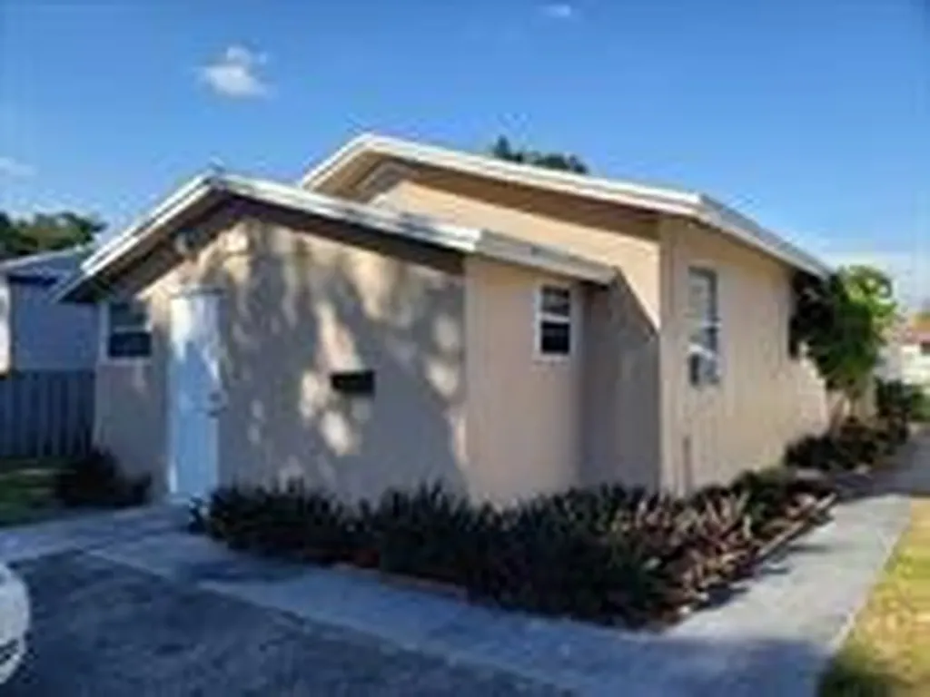 1935 Liberty Street Hollywood FL 33020