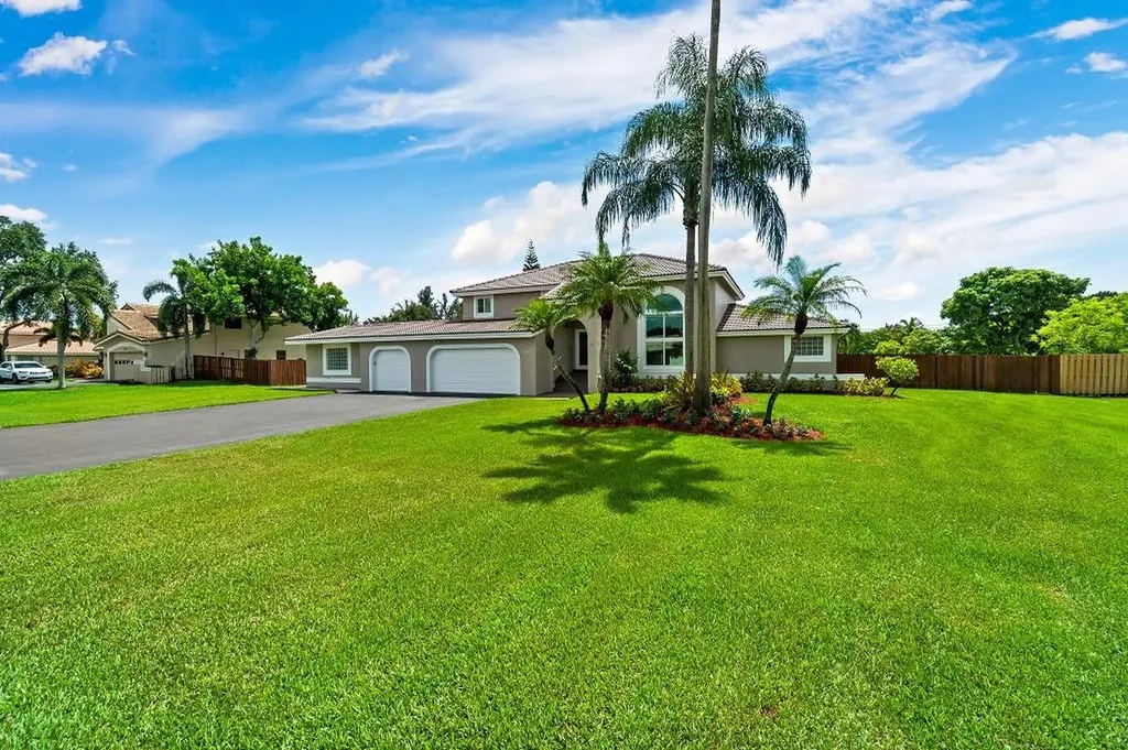 6300 Falconsgate Avenue Davie FL 33331