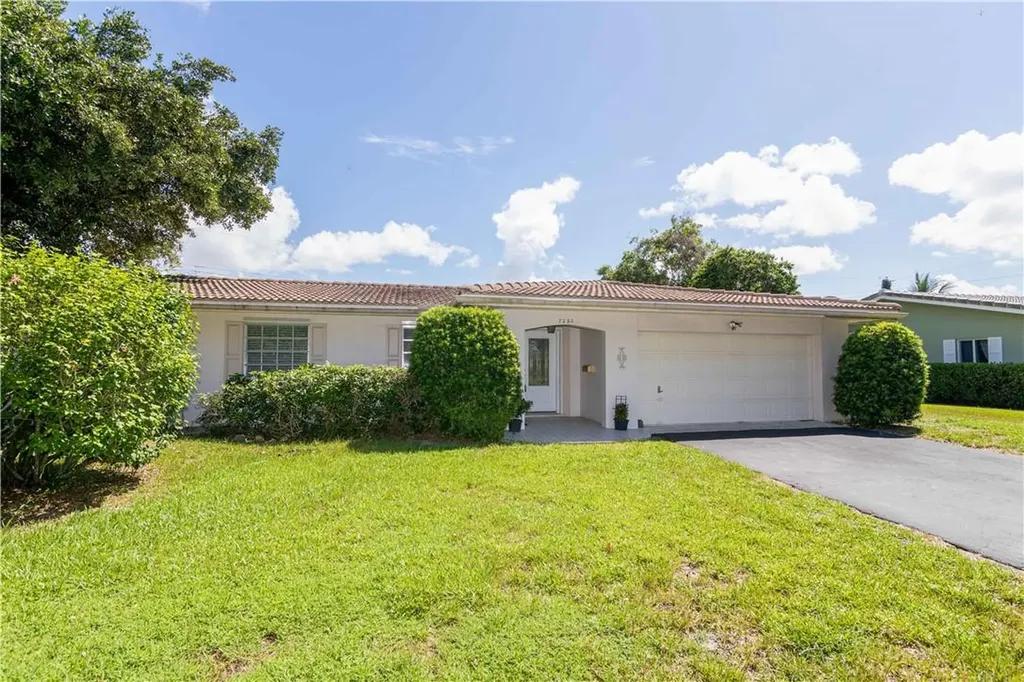 7220 NW 5th Court Plantation FL 33317