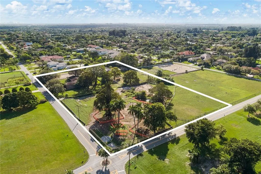 11790 NW 8th Street Plantation FL 33325