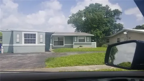3711 NW 25th Street Lauderdale Lakes FL 33311