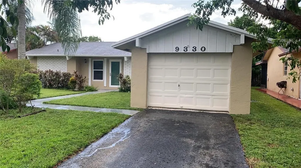 9330 NW 40th Court Sunrise FL 33351