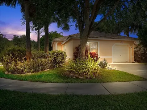 8855 NW 39th Place Coral Springs FL 33065
