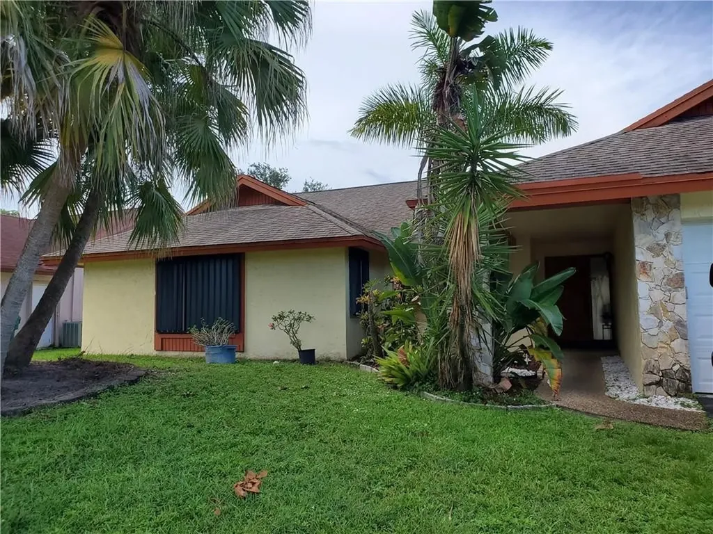 7456 NW 47th Place Lauderhill FL 33319