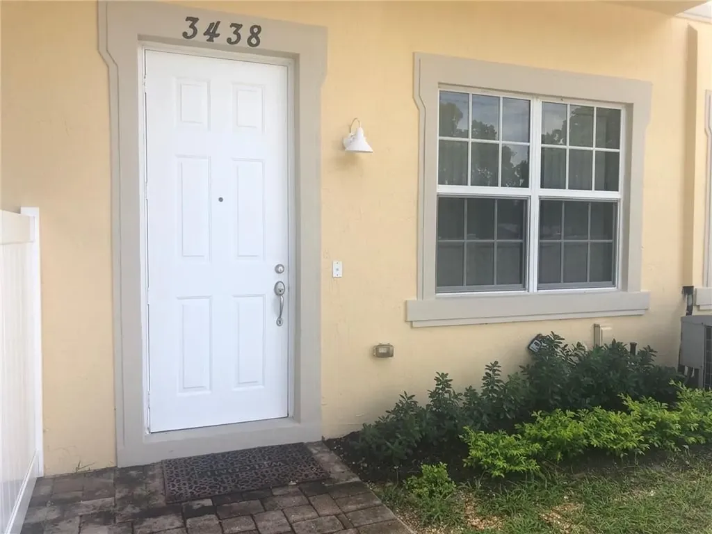 3438 NE 15th Avenue Oakland Park FL 33334