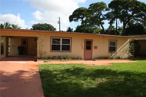 1649 NE 35th Street Oakland Park FL 33334