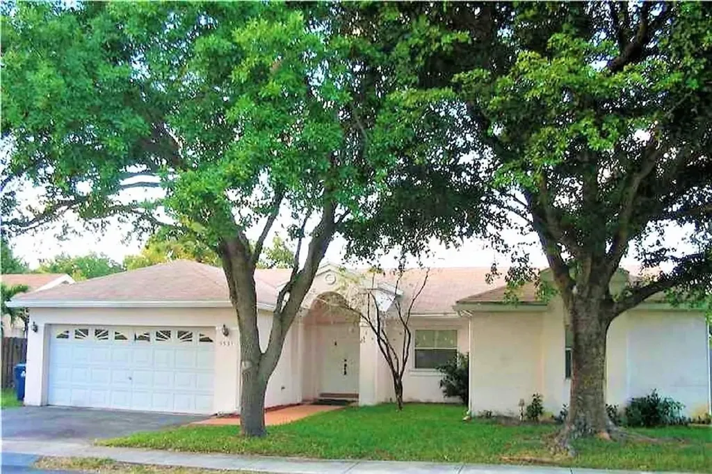9537 NW 52nd Manor Sunrise FL 33351
