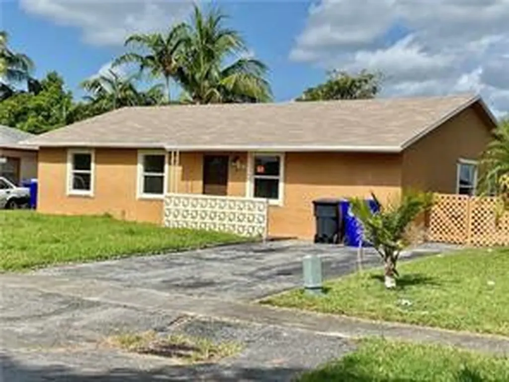 541 SW 83rd Avenue North Lauderdale FL 33068