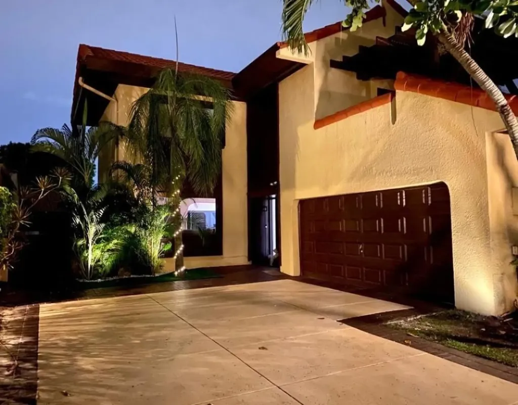 1067 NE 204th Terrace Miami FL 33179