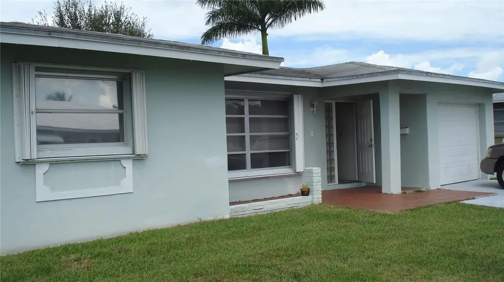 5703 NW 48th Way Tamarac FL 33319